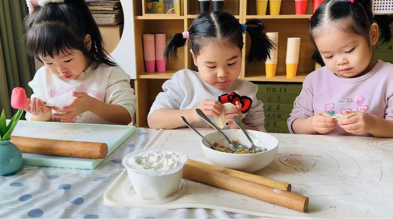 太原万柏林区小井峪街道：情暖冬至  共育未来