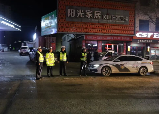 全天候严查！吕梁石楼公安交管两日查处交通违法248起 筑牢年末平安防线