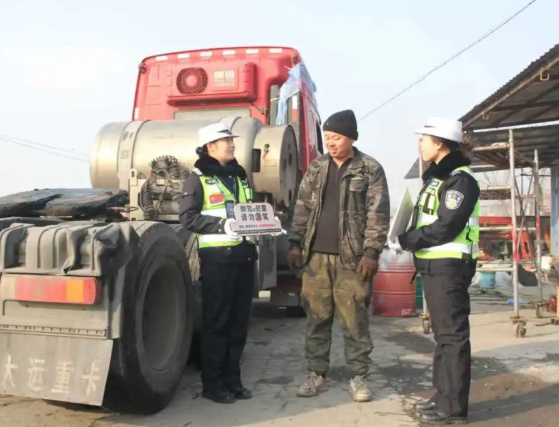 运城稷山：交通宣传进货企  拧紧道路“安全阀”