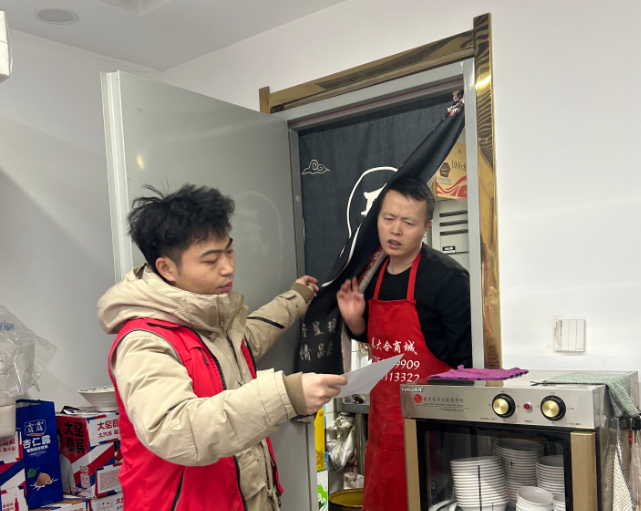 太原晋源区西湖林语社区：安全生产宣传进“五小门店”