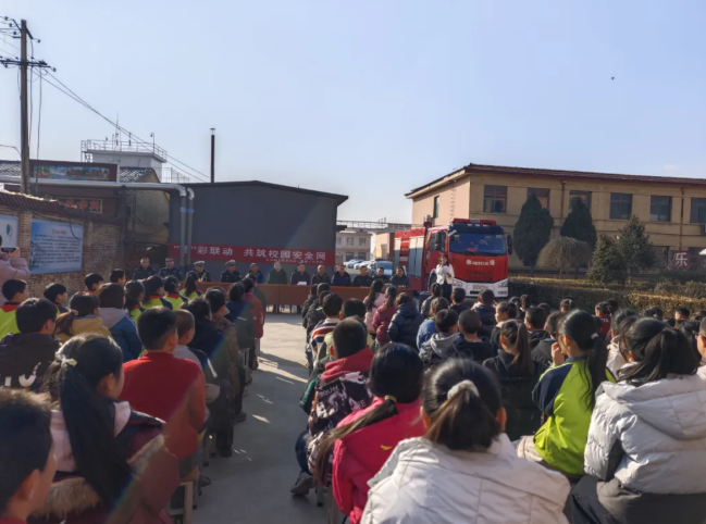 吕梁文水县公安：“小手拉大手” 传安全  讲好冬季出行课