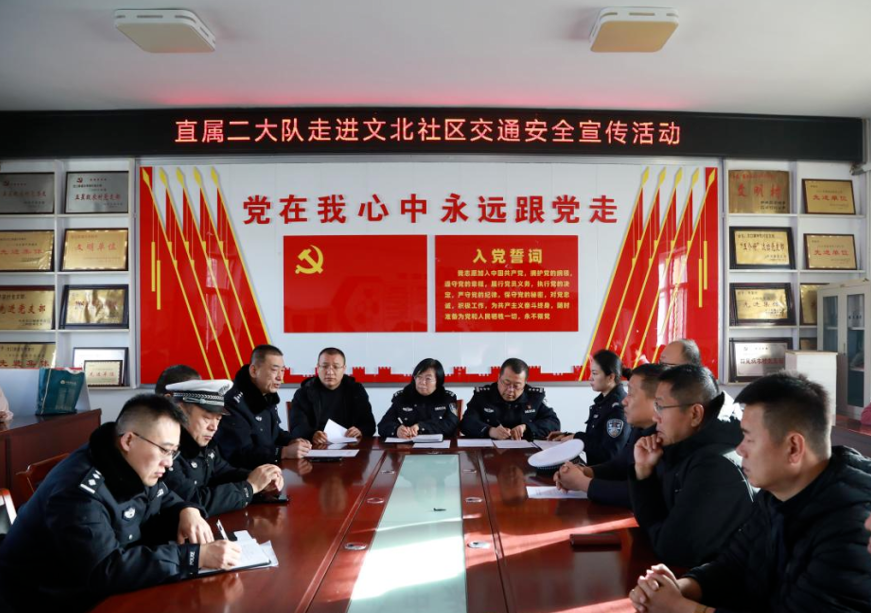 吕梁市公安局交通管理支队直属二大队：交通安全进社区，让“小叮嘱”守护“大安全”