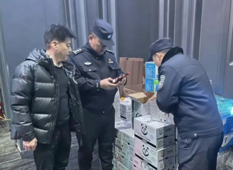 紧绷安全弦  平安迎元旦——长治壶关龙泉所联合环食药侦大队开展节前安全检查