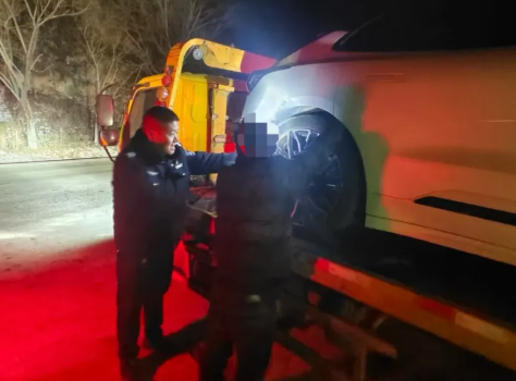 巡逻遇故障  援手护平安！太原娄烦县杜交曲派出所暖心救助获赞