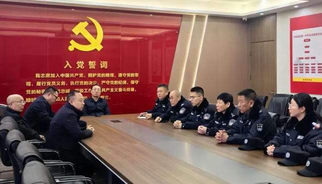 吕梁临县公安：“警、义、校”协同发力精准施策织密县城核心区校园安全防护网