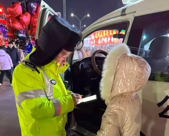 大同：执勤遇女童走失  交管一大队民警暖心相助寻家人