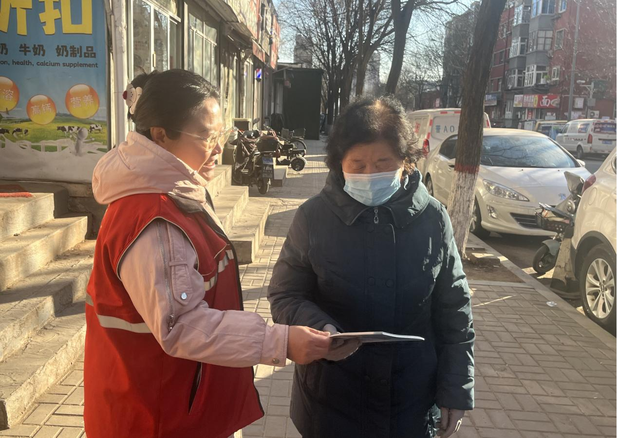 太原万柏林区和平街道西线社区：排查涉诈快递隐患  守护居民财产安全