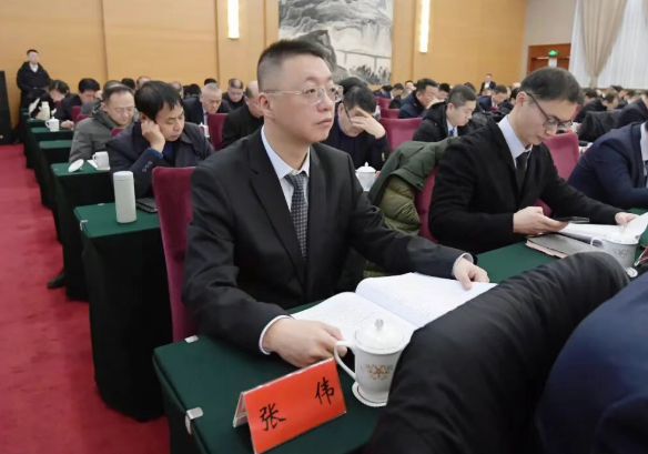 吕梁泰化集团党委书记张伟参加市委经济工作会议