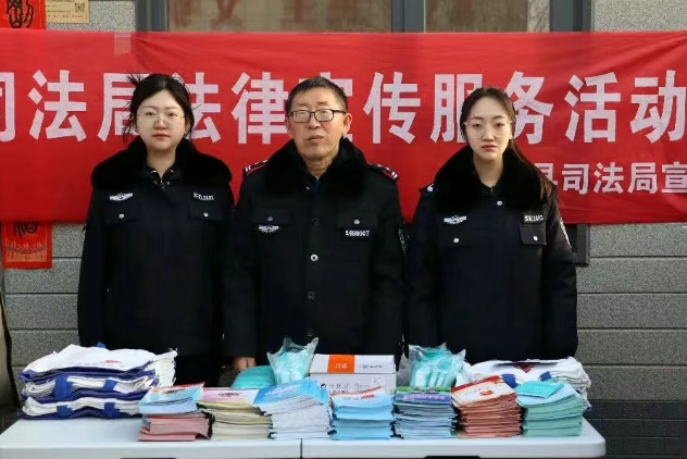 大同灵丘县司法局借新春活动开展普法宣传活动