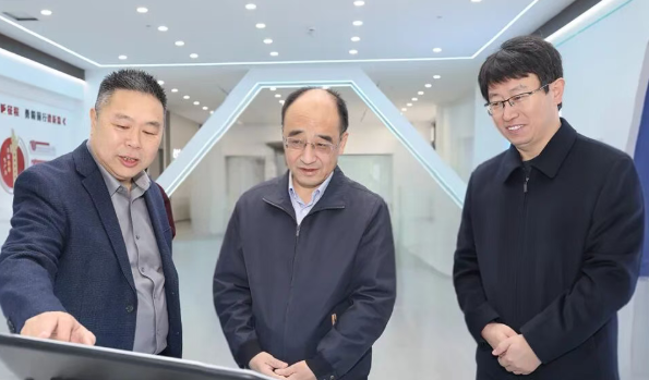 姚逊到运城经济技术开发区调研