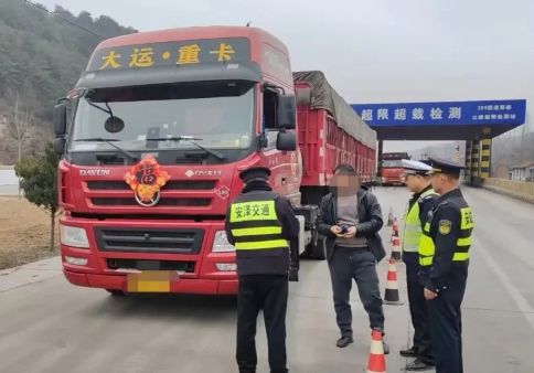 临汾安泽公安交警开展“三超一疲劳”专项整治行动  筑牢道路交