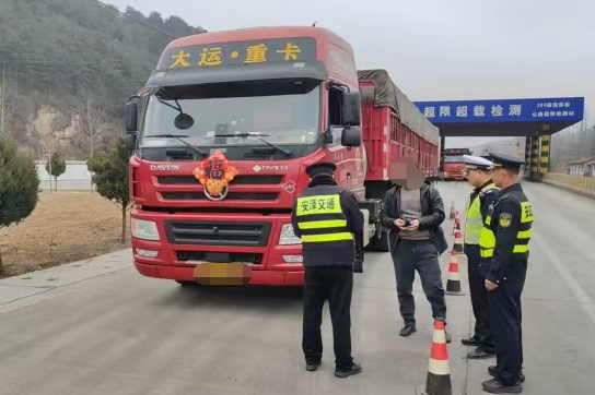 宣教+严查！临汾公安交警严查重点车辆“三超一疲劳”交通违法行