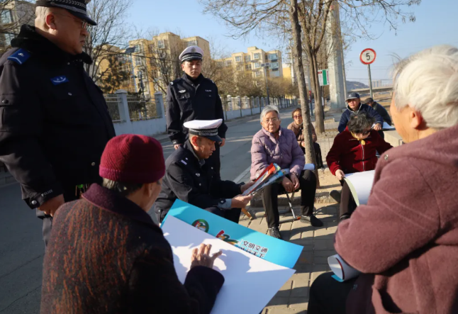 吕梁临县公安：文明交通进社区  安全守护暖民心