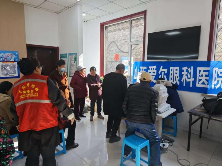 太原万柏林区白家庄街道：情暖企退老人  守护“睛”彩视界