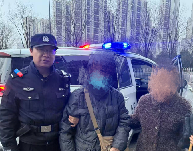太原尖草坪区柴村派出所：八旬老人凌晨逆行街头  民警暖心救助