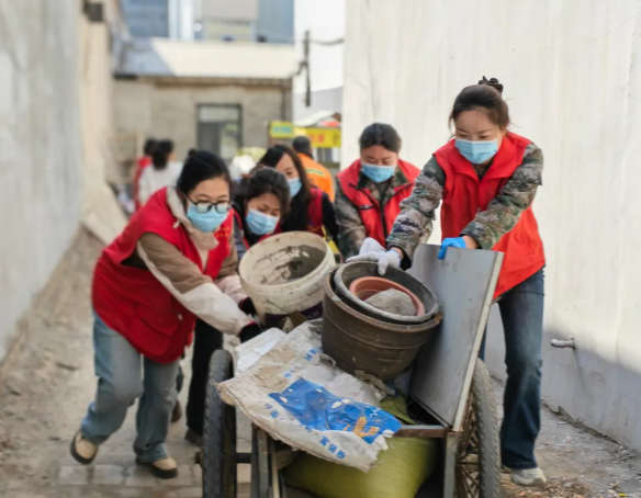 小推车“C位”出战！太原尖草坪区南寨街道朝阳社区共治共建“扮