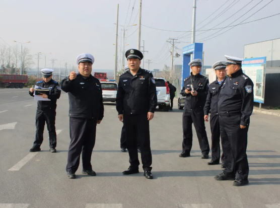 运城绛县公安局党委副书记、政委吕冲督导事故多发易发路段隐患整