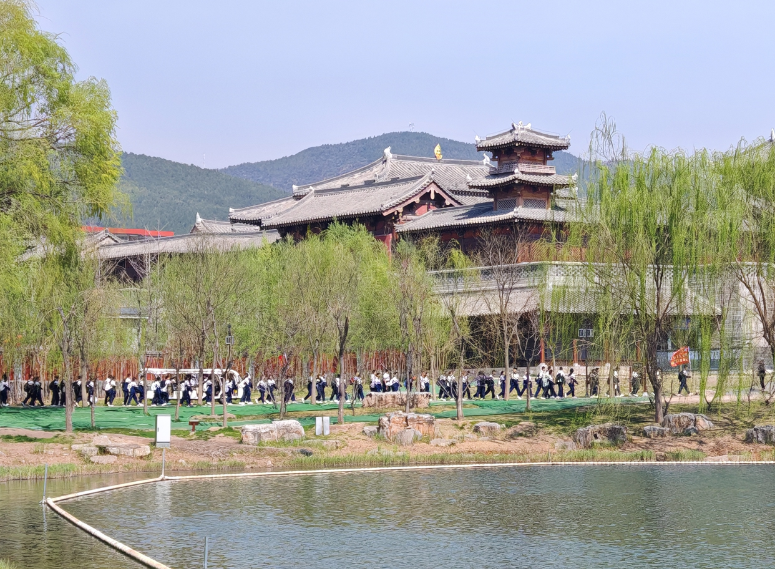 太原晋祠公园：一园春光醉游人