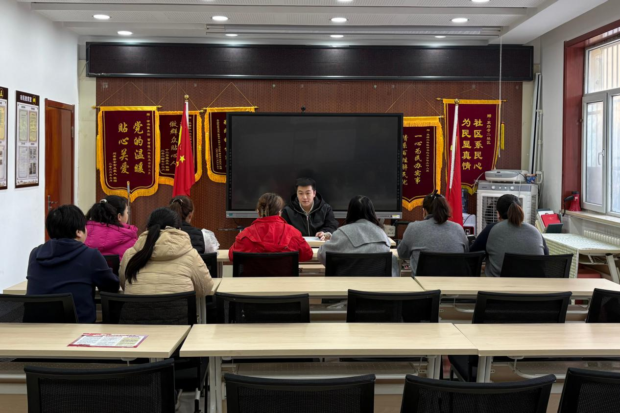 太原迎泽区文庙街道双塔寺二社区：线缆入地消隐患，民生实事暖人心