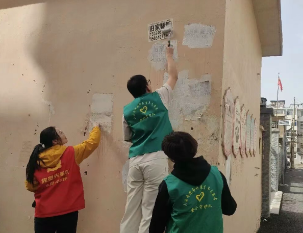 太原尖草坪区南寨街道朝阳社区这场自发集结的“踮脚行动”，让文