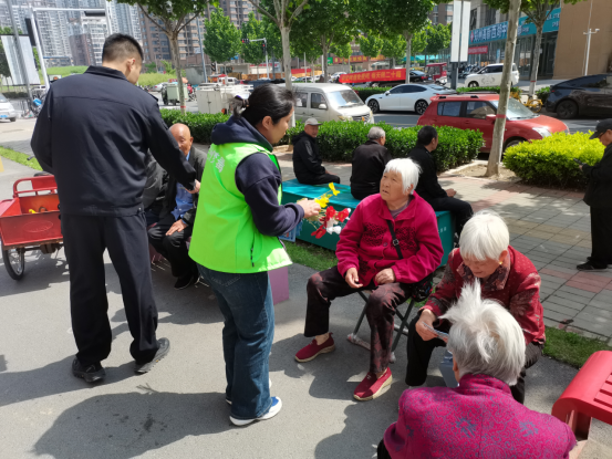 （廉政中国）田间地头细排查 商业街上广宣传 579.png