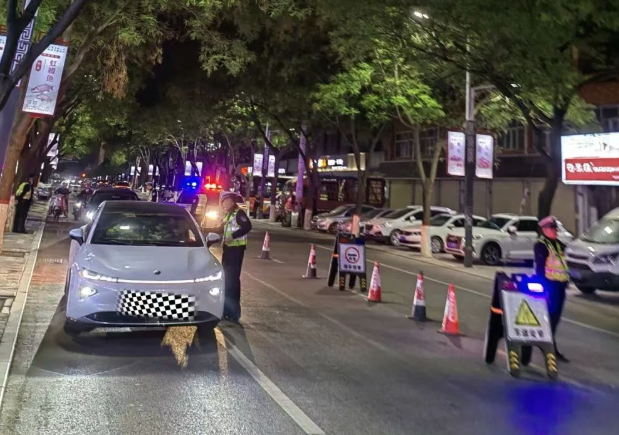 运城绛县万荣公安交管：异地交叉执法  持续严查酒醉驾