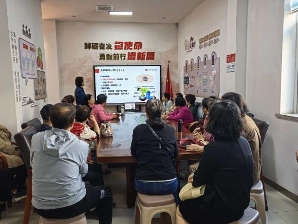 太原万柏林区小井峪街道：医社携手护银发  健康科普暖晚年