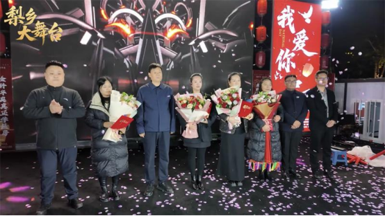 河北魏县：“梨乡大舞台”燃爆夏夜，点亮夜经济新引擎