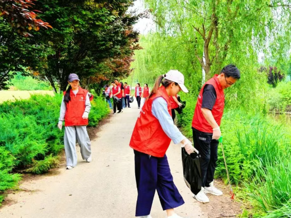 守护绿水青山  共护河道清流——临汾市生态环境局曲沃分局开展六五环境日河道环保志