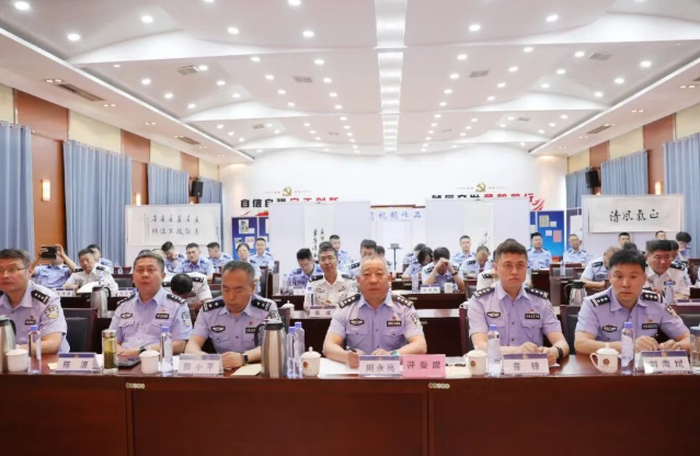 笔墨润警心  清风铸忠诚 ——山西高速一支队组织开展清廉主题书画、视频作品展活动