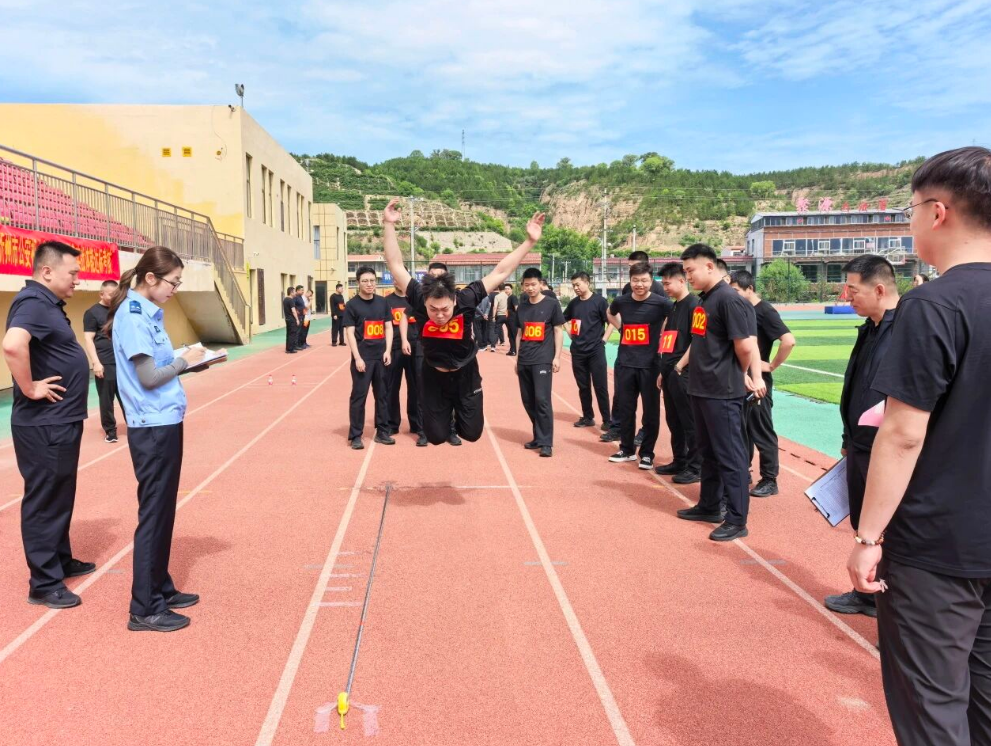 三能四季淬火——忻州市公安机关持续开展全警季度体技能测试