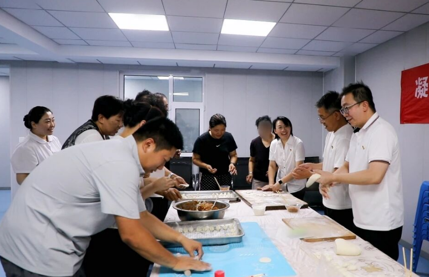 情暖医师节   饺香满病房——临汾市第三人民医院开展“情暖医线，饺香意浓”医患同