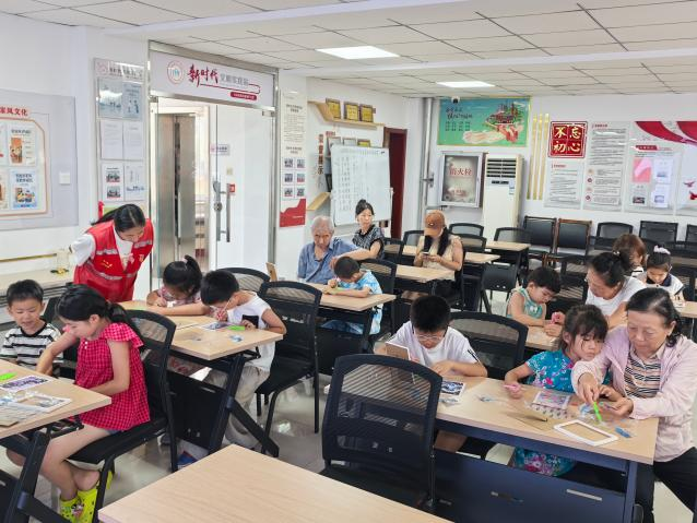 太原万柏林区长风西街街道：巧绘珍珠童趣  温情陪伴成长