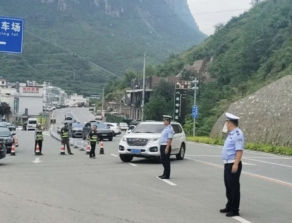 长治壶关县交管大队：“景”中有“警”   以“警”守“景”