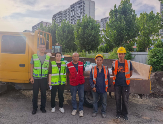 太原市政集团四公司：炎炎夏日送清凉  工会关怀到工地