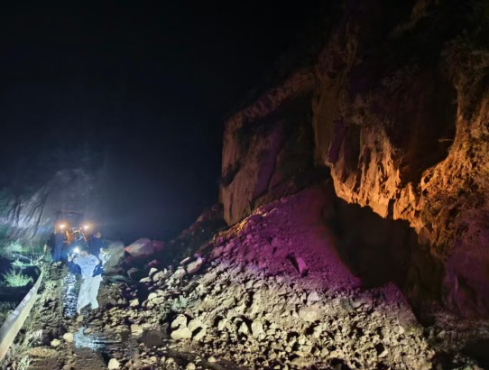 山西吕梁临县公安局兔坂派出所：快速响应处置道路塌方  全力抢险保畅通护民安