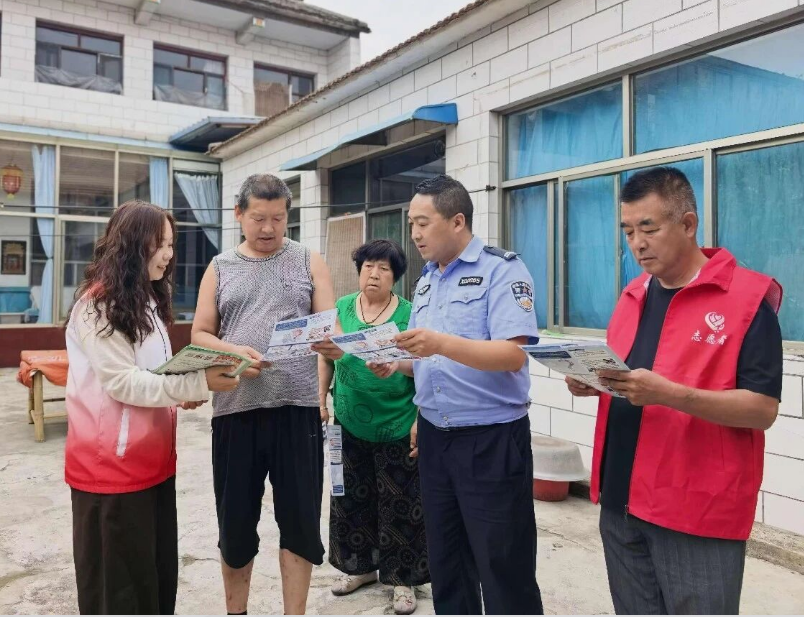 院坝里开讲！长治潞城公安把禁毒课“搬”到村民家门口