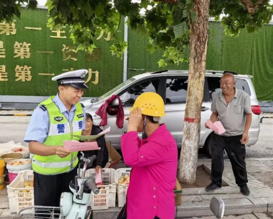 山西吕梁交城公安交管大队：交通安全进社区  平安守护暖民心