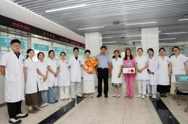 山西省第二人民医院开展医师节慰问活动