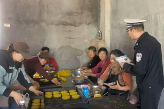 山西吕梁兴县交管大队：护航中秋货运  筑牢安全防线