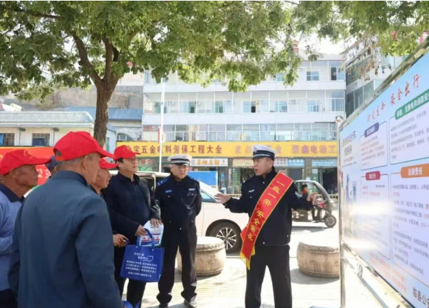 解读电动自行车新规  山西吕梁临县交警开展沉浸式交通安全宣传