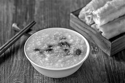 早餐西式好还是中式好？常备有三宝