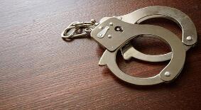 网络交友设“投资理财”陷阱 “躺着挣钱”千里外被抓