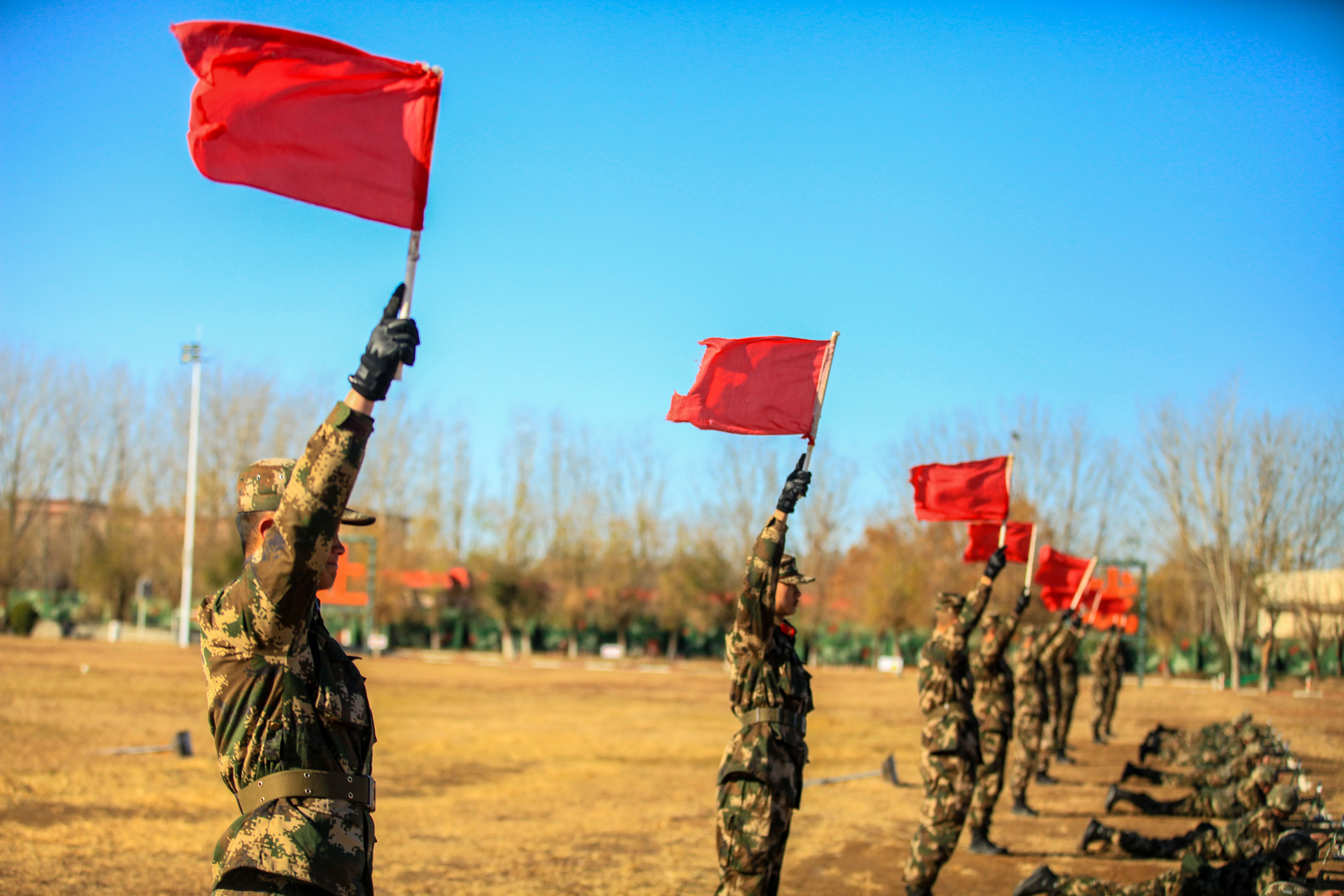 冬训正当时，射击场上展硬功！