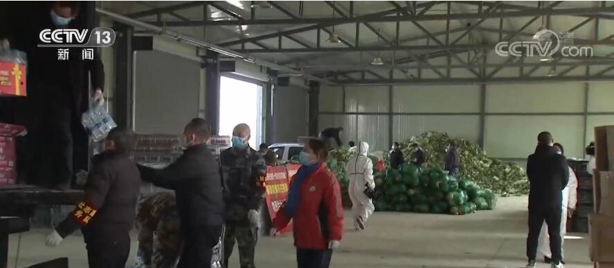 记者探访额济纳旗物流供应点：当地物资储备充足 各项工作有序开展