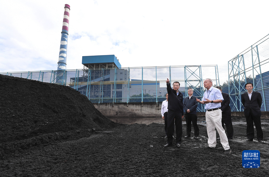 李克强在广东考察时强调 大力推动改革开放和高质量发展 保持经济平稳运行 保障基本