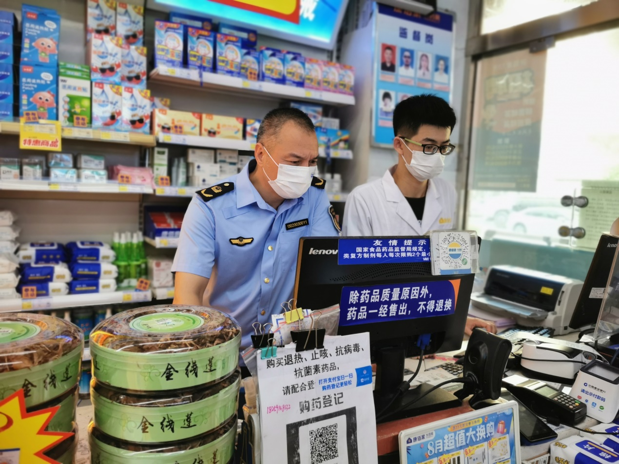 疫情防控需合力 聚众堂食不可取 ——厦门市湖里区市场监管局迅速落实通告要求