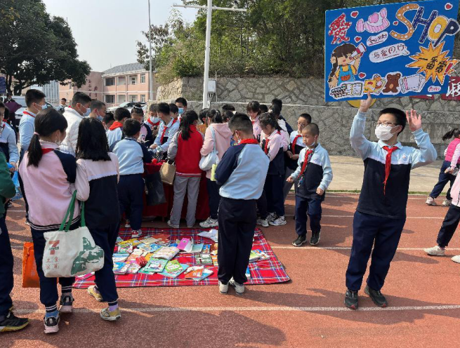 厦门东渡小学:十年如一日 爱心蓄满池