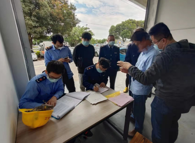 厦门海沧区市场监管局：电梯也要“身份证”