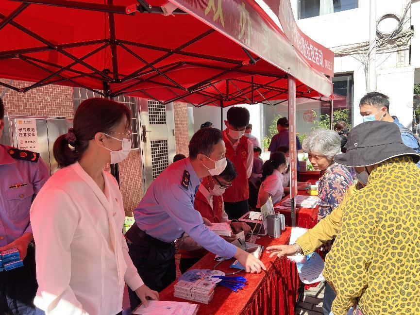 厦门市市场监管局走进深田社区开展计量便民服务活动